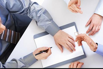 十万信用卡欠款有何后果？